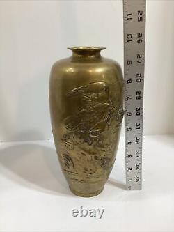 ANTIQUE JAPANESE MEIJI PERIOD BRONZE EAGLE VASE 9 1/2 High