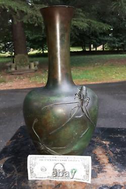 Exceptional Antique Japanese Meiji Period Bronze Vase Signed