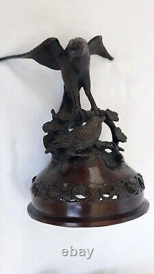 Aigle en bronze de l'époque Meiji du Japon, détails fins et de haute qualité, urne d'encens