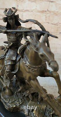 Bronze japonais d'un samouraï à cheval Sculpture Meiji signée Vente sans réserve