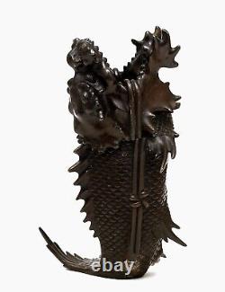 Brûleur d'encens en bronze japonais Meiji avec tête de dragon et carpe koi pesant 981 grammes
