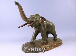 Éléphant en bronze de l'époque Meiji du Japon sur son support