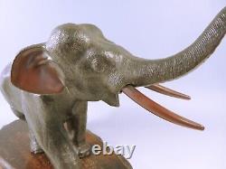 Éléphant en bronze de l'époque Meiji du Japon sur son support