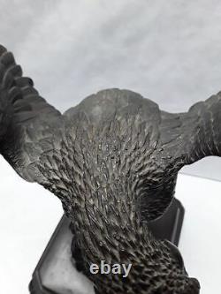 Hibou en bronze Meiji japonais Okimono sur rocher - à nouveau en vente