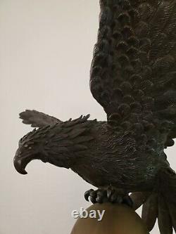 Okimono en bronze de l'aigle Meiji japonais
