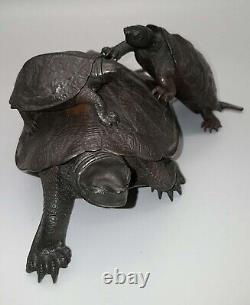 Okimono japonais en bronze de l'ère Meiji représentant trois tortues par Nogami Ryuki.