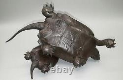 Okimono japonais en bronze de l'ère Meiji représentant trois tortues par Nogami Ryuki.