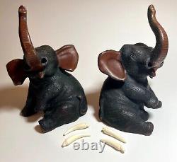 Paire de serre-livres en bronze de style Meiji japonais avec éléphants du début du XXe siècle