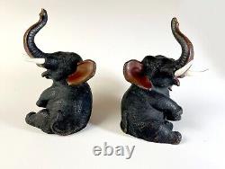 Paire de serre-livres en bronze de style Meiji japonais avec éléphants du début du XXe siècle