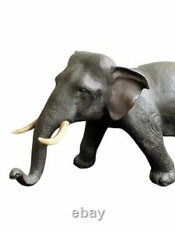 Sculpture d'éléphant en bronze japonais de l'époque Meiji, presque 21 pouces de longueur