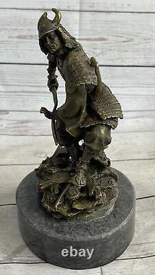 Sculpture de décoration de samouraï en bronze de qualité muséale japonaise Meiji Miyao important
