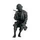 Sculpture En Bronze Japonaise Okimono D'un Homme Assis Signé Période Meiji