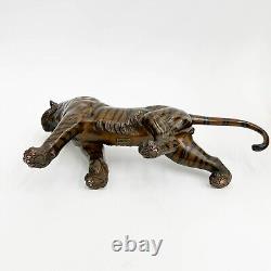 Sculpture en bronze patiné Okimono tigre japonais Seikoku / Seiya Chu Meiji