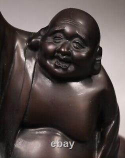 Statue de Hotei en bronze japonais antique, Dieu de la chance, signée Yosuke de l'ère Meiji