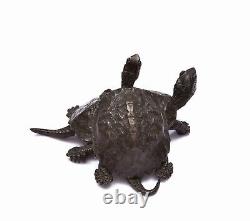 Tortue de bronze japonaise Meiji Okimono signée