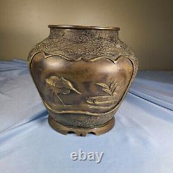 Vase en bronze de l'époque Meiji japonaise avec des grues